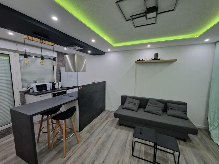 Logement Atypique & Parking Gratuit Gex Exterior foto