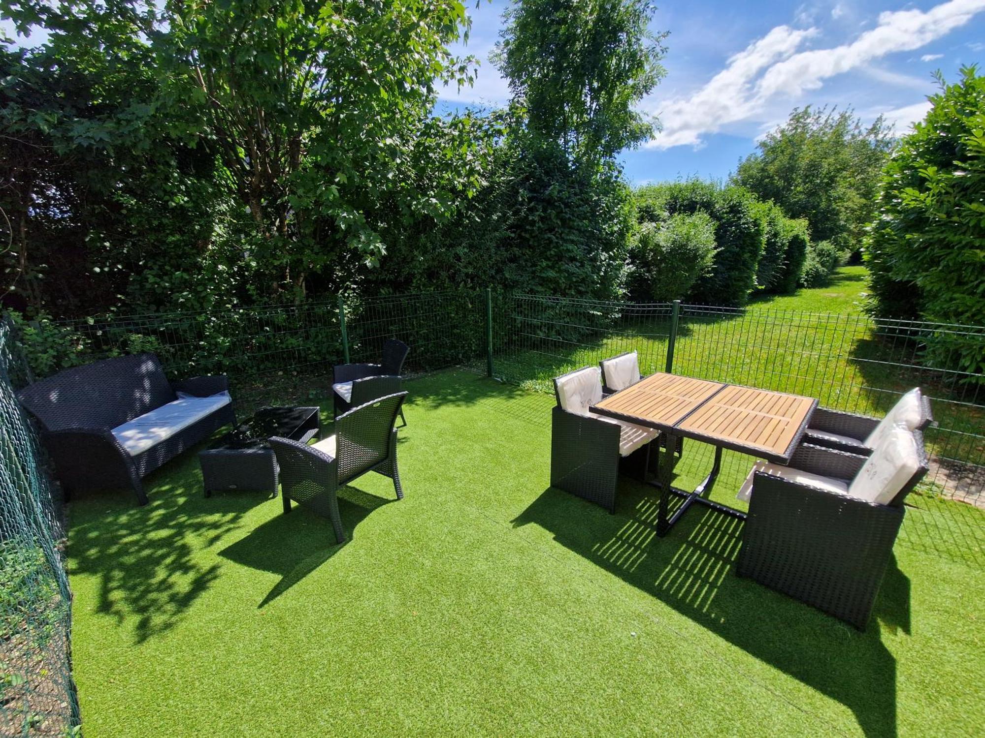 Logement Atypique & Parking Gratuit Gex Exterior foto